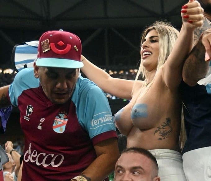Fan Argentina en topless. Fuente: @beastybeau