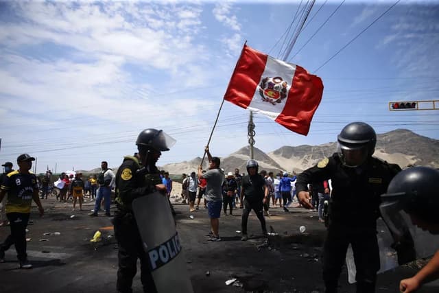 Causas de la permanente inestabilidad política en el Perú